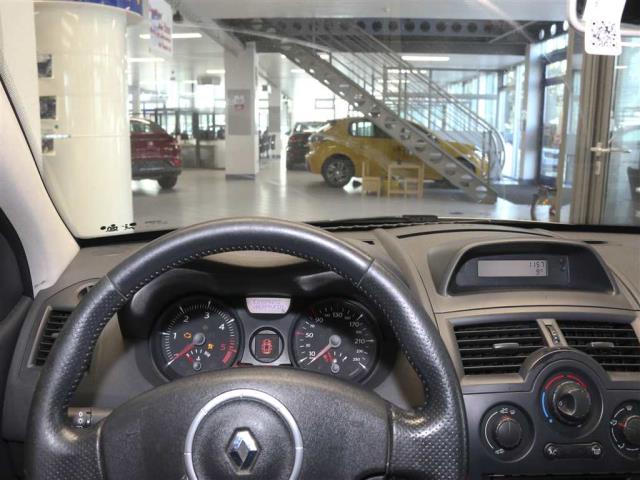 Renault Megane Grandtour  für nur 1.750,- € bei Hoffmann Automobile in Wolfsburg kaufen und sofort mitnehmen - Bild 8